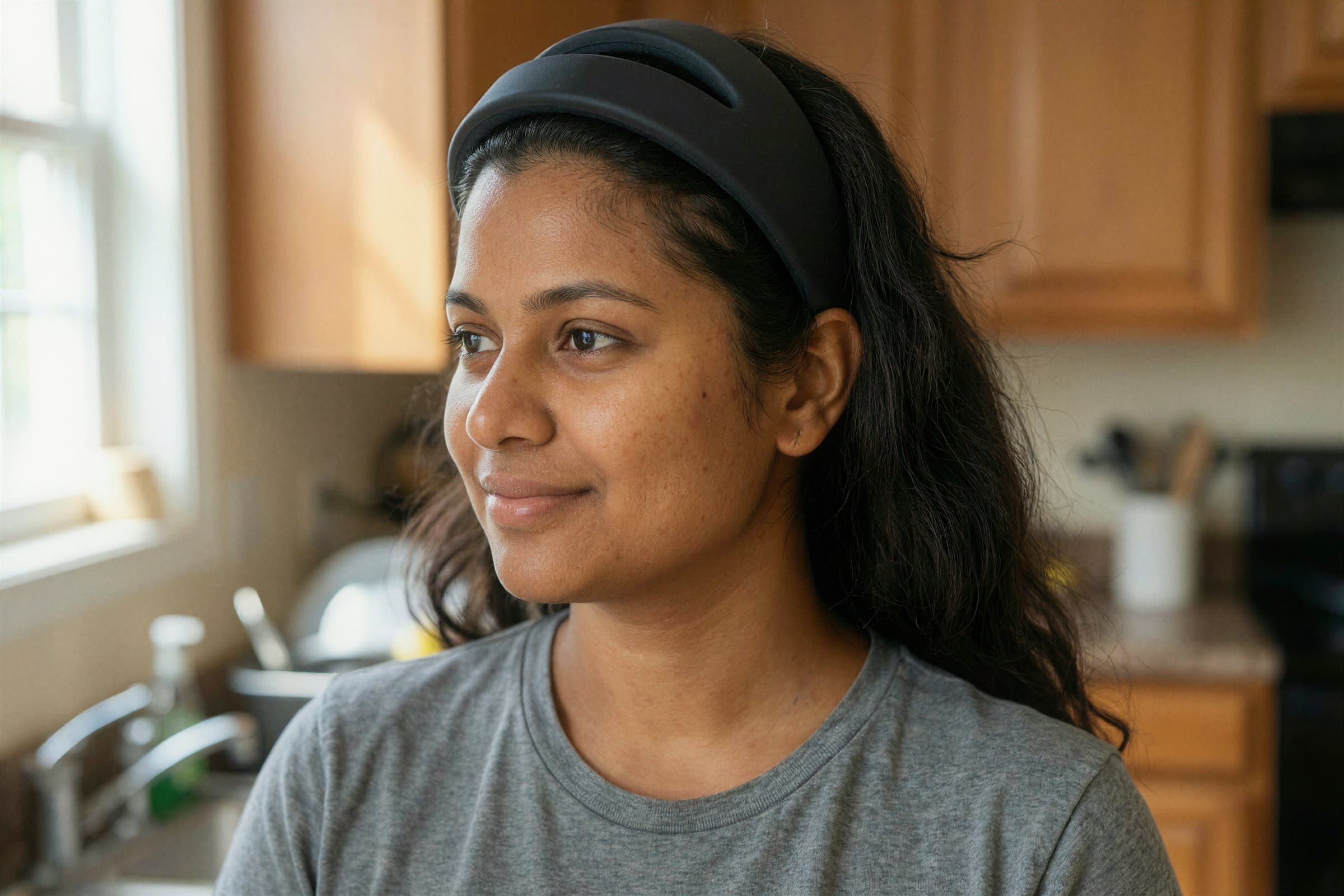 Person using the Samphire app on their phone